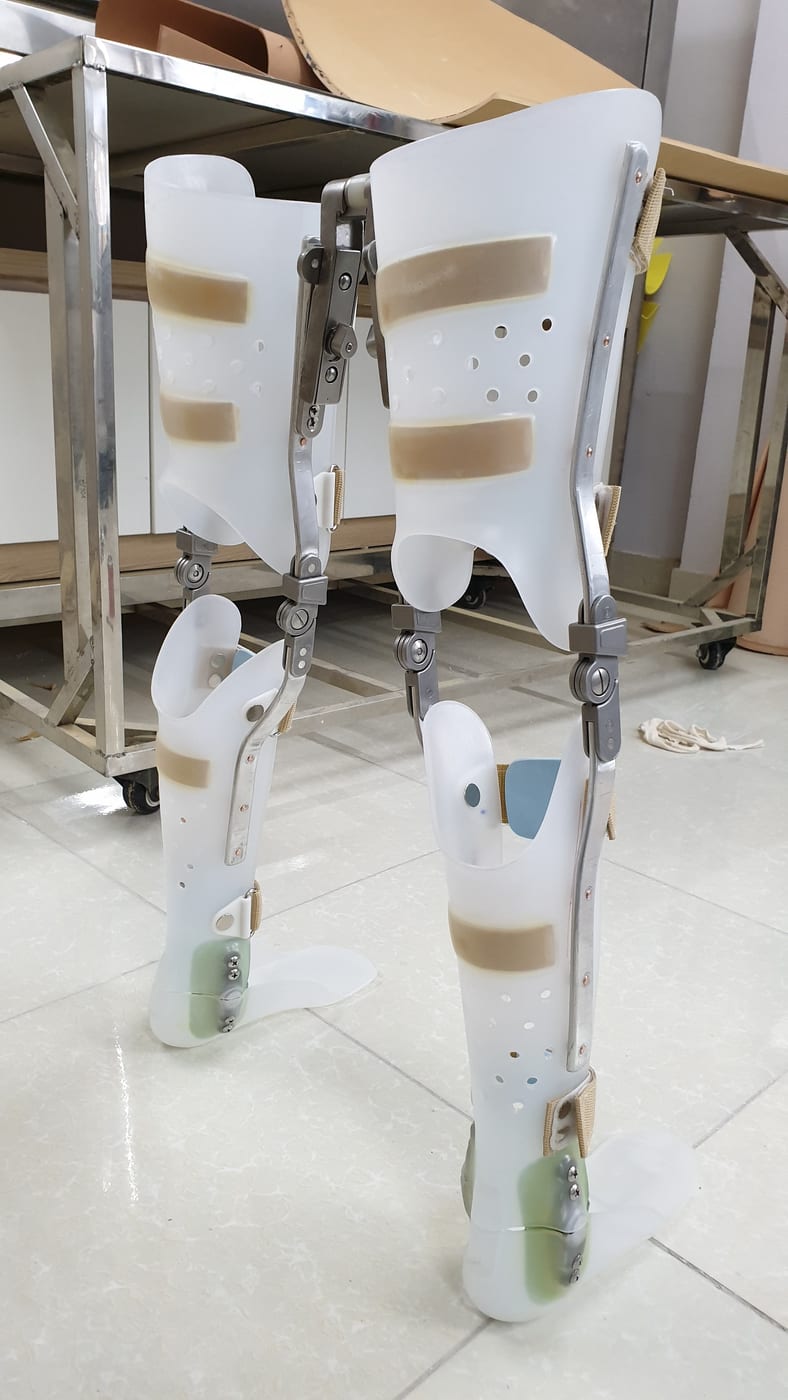 Two KAFO sets being finished (source: dungcuchinhhinh.vn)